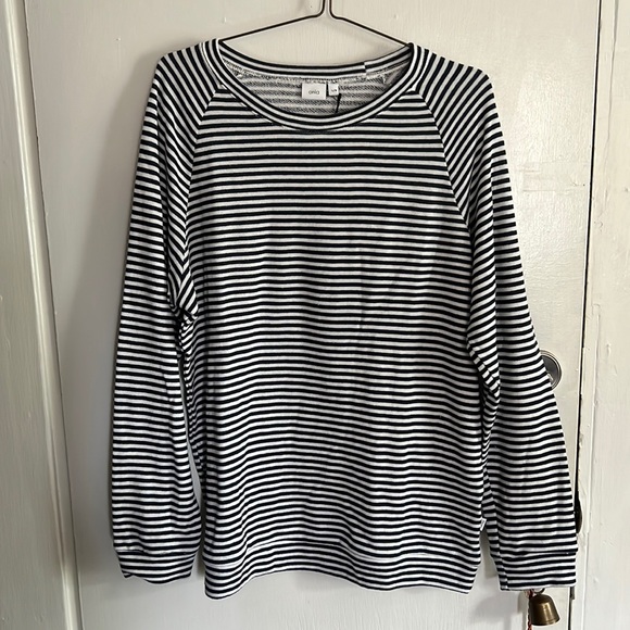 COPY - NWT Micro Navy Blue Stripe Shirt/Sweater - Picture 2 of 7